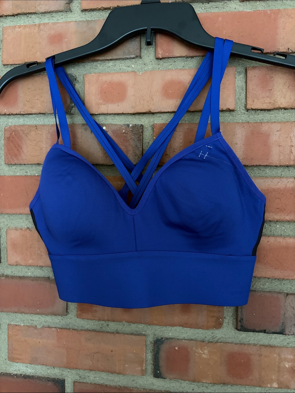 Under armour electric blue molded cup sports bra small like new supportive band